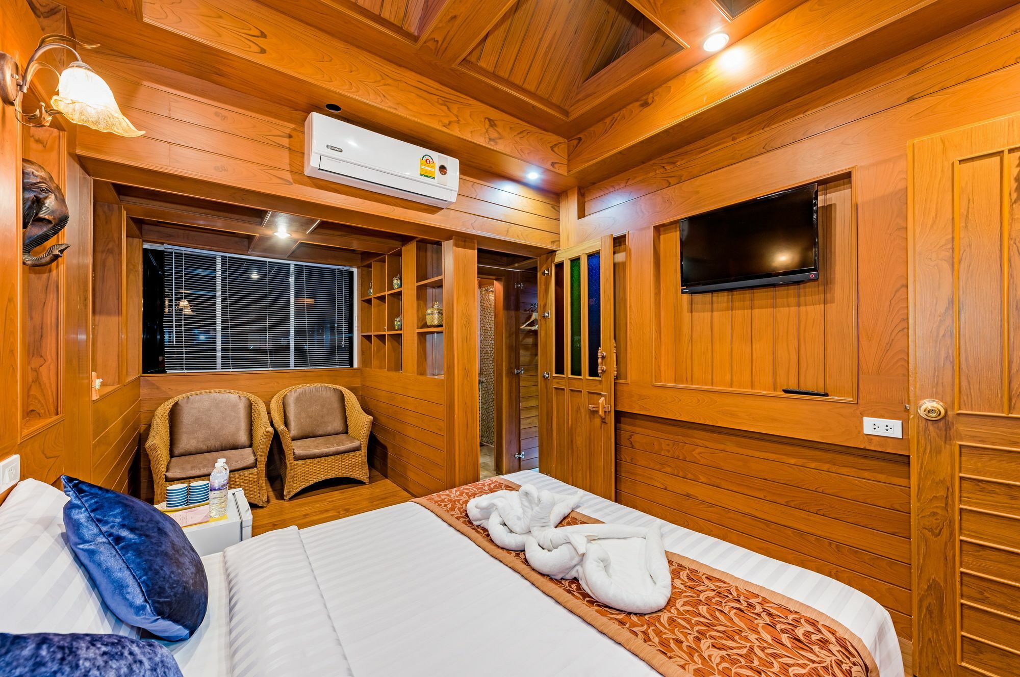 Baan Ratchapruek Villa Phuket Exterior photo
