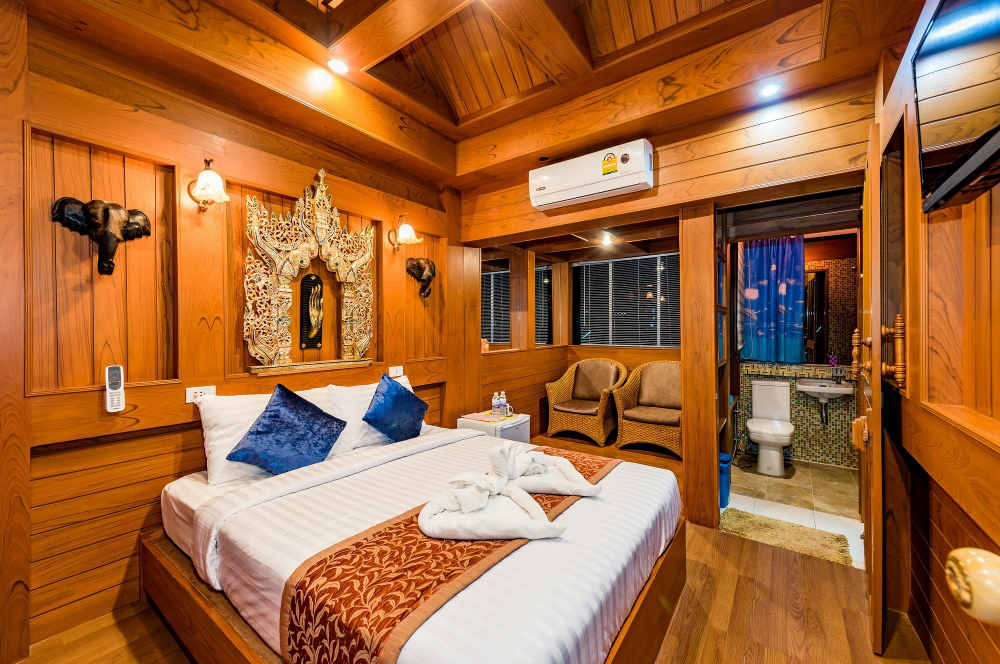 Baan Ratchapruek Villa Phuket Exterior photo