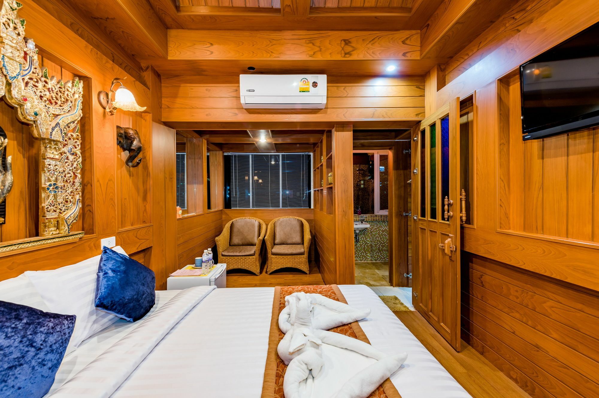 Baan Ratchapruek Villa Phuket Exterior photo