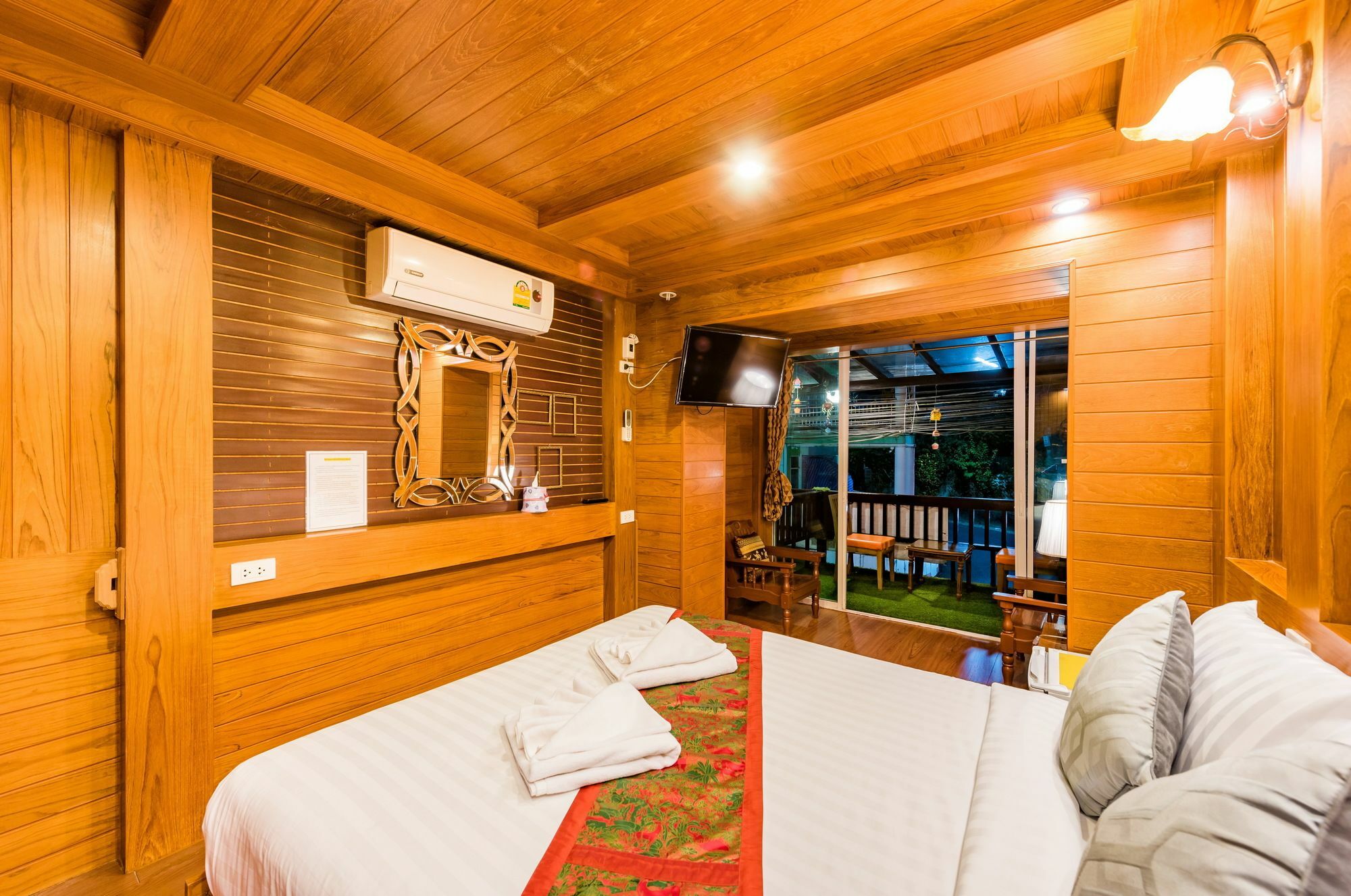 Baan Ratchapruek Villa Phuket Exterior photo